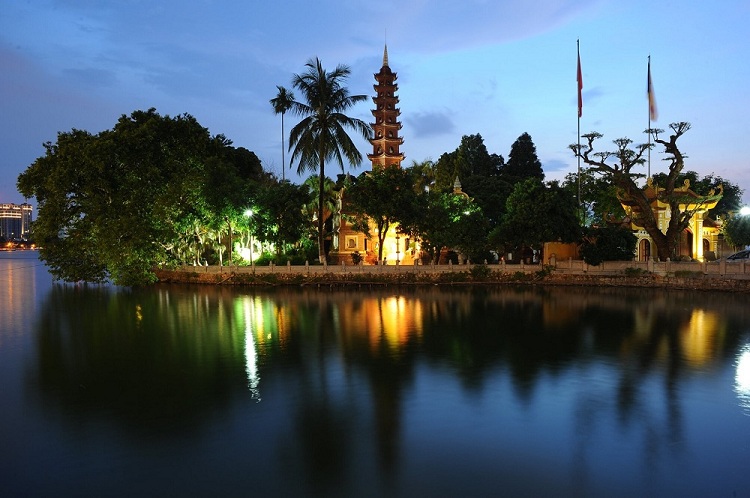 pagoda in hanoi tran quoc